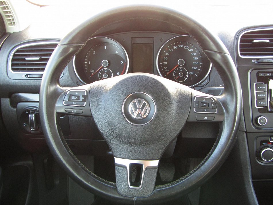 Volkswagen Golf 1.6 TDi 