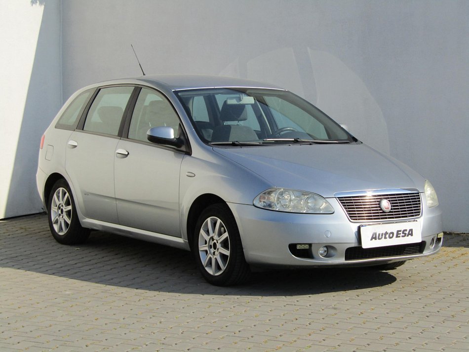 Fiat Croma 2.2i 