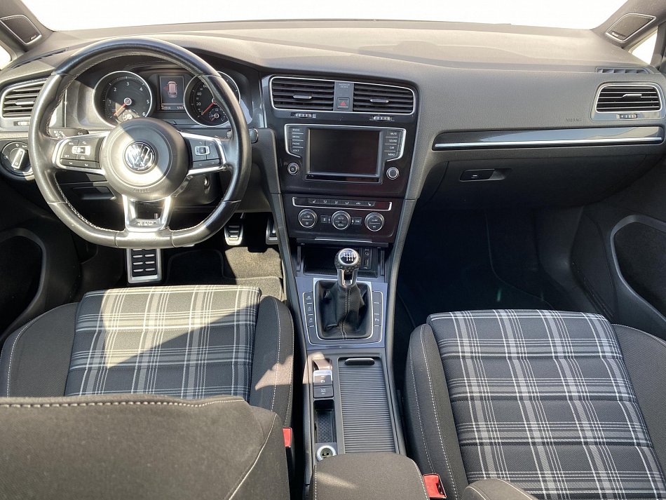 Volkswagen Golf 2.0TDI GTD