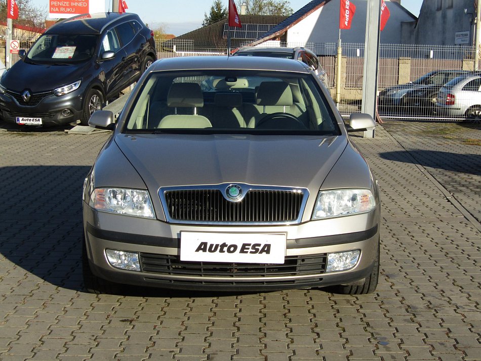 Škoda Octavia II 1.6 FSi Elegance