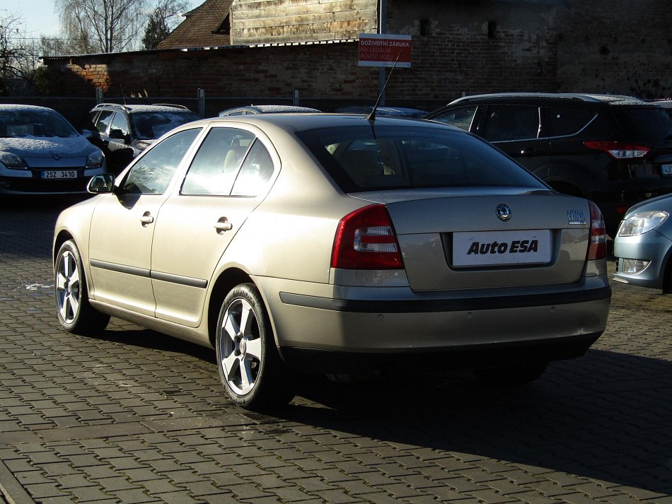 Škoda Octavia II 1.6 FSi Elegance