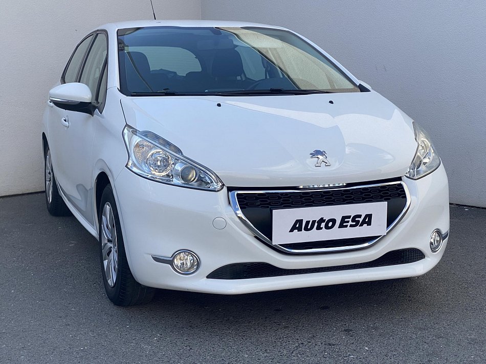 Peugeot 208 1.0i 