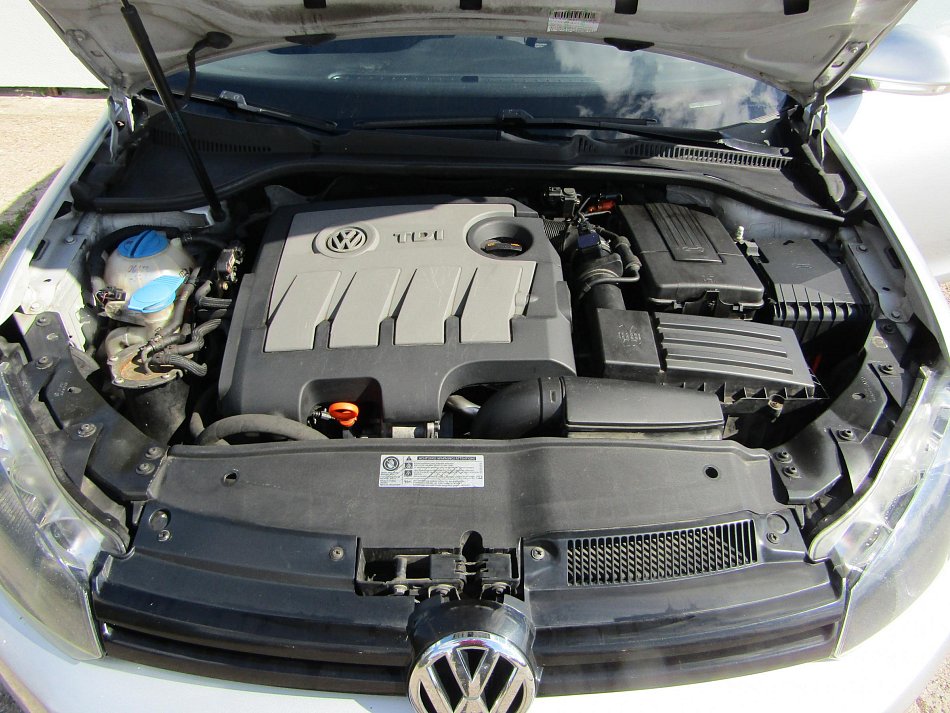 Volkswagen Golf 1.6 TDi 