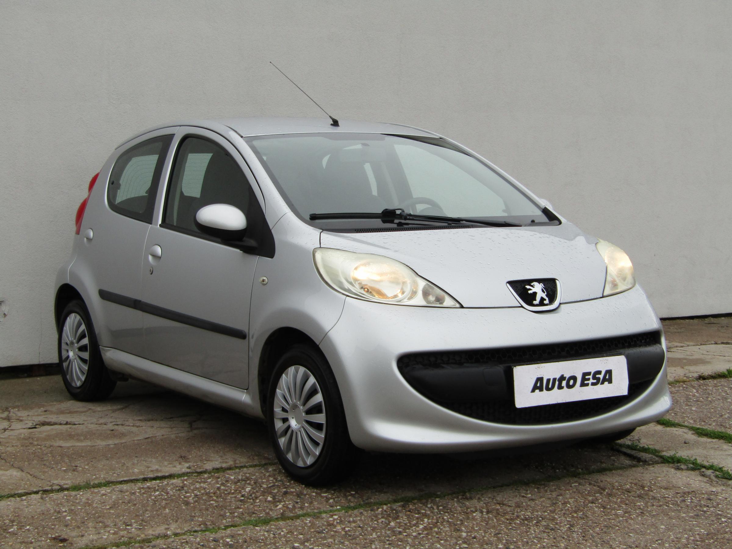 Peugeot 107 1.0i petrol