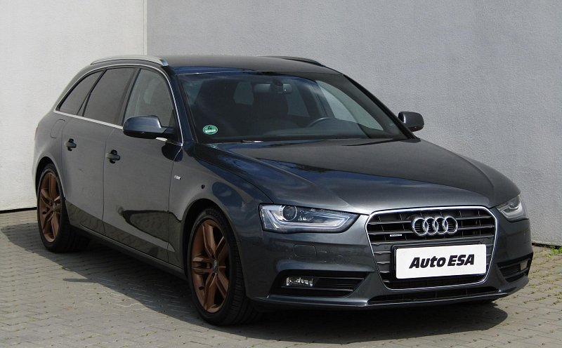 Audi A4 3.0 TDi S-line quattro