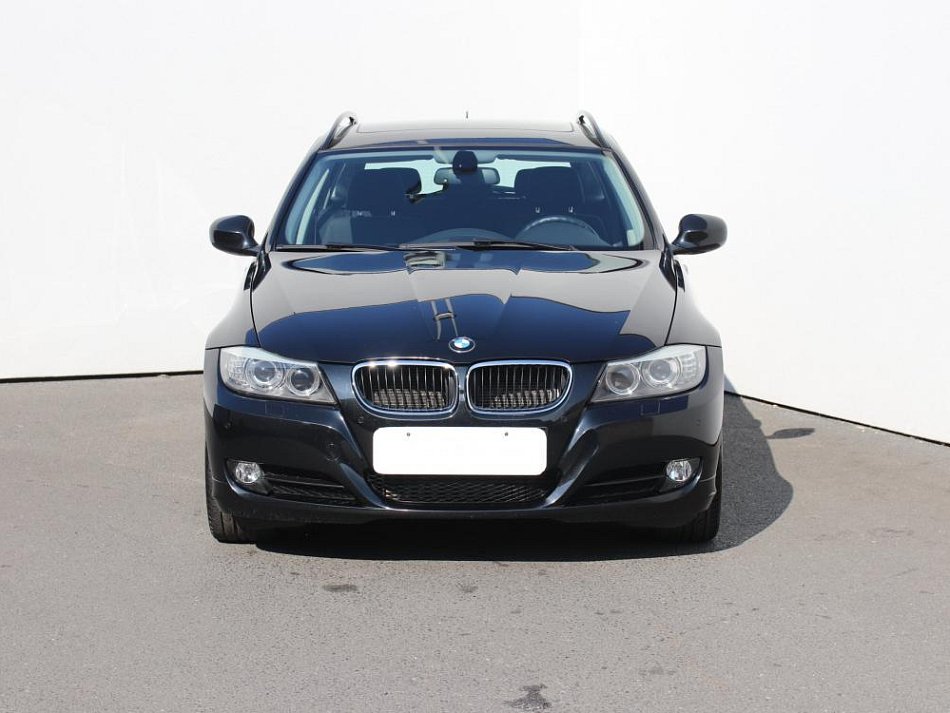 BMW Řada 3 3.0 i  xDrive, 325i