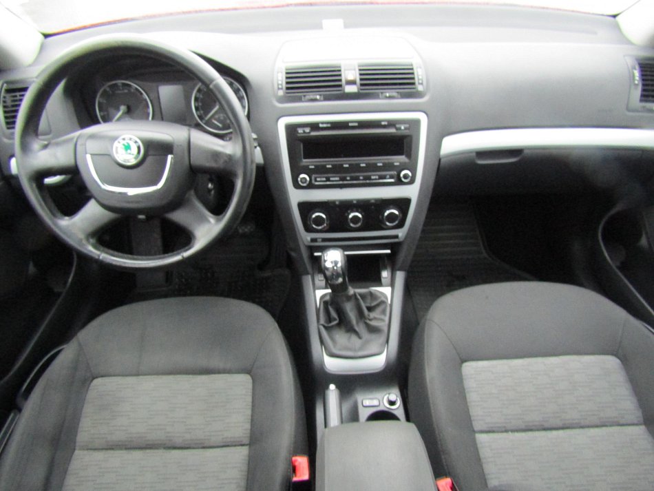 Škoda Octavia II 1.6i Ambiente