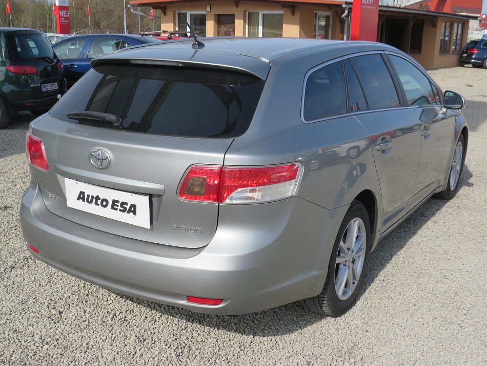 Toyota Avensis 2.2 D 