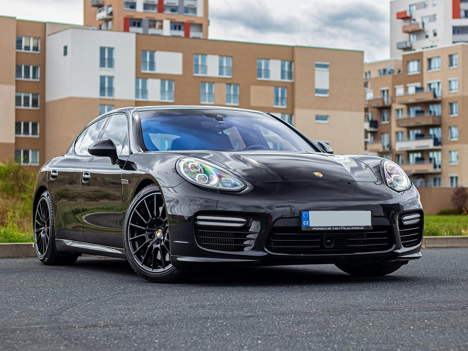 Porsche Panamera 4.8  Turbo