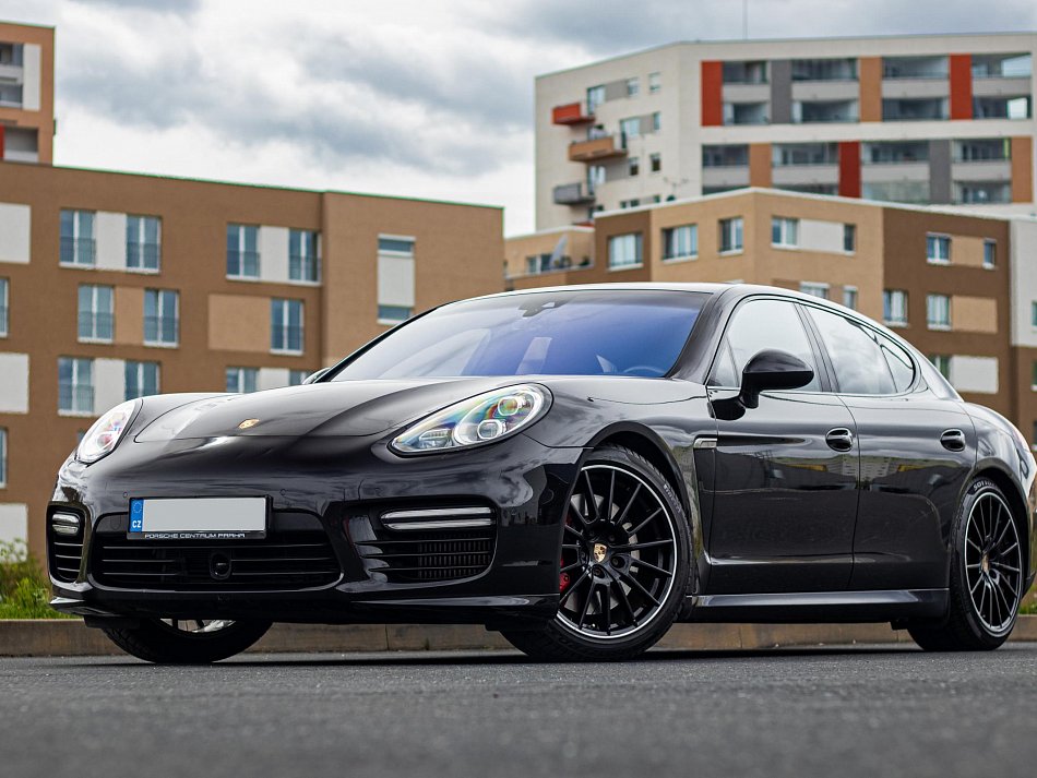 Porsche Panamera 4.8  Turbo