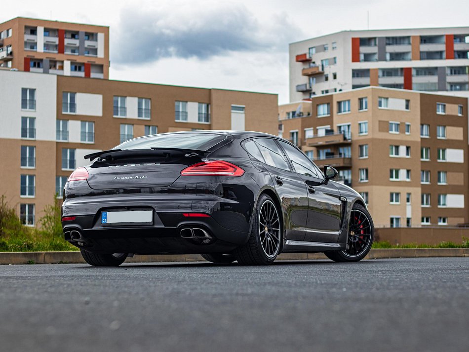 Porsche Panamera 4.8  Turbo