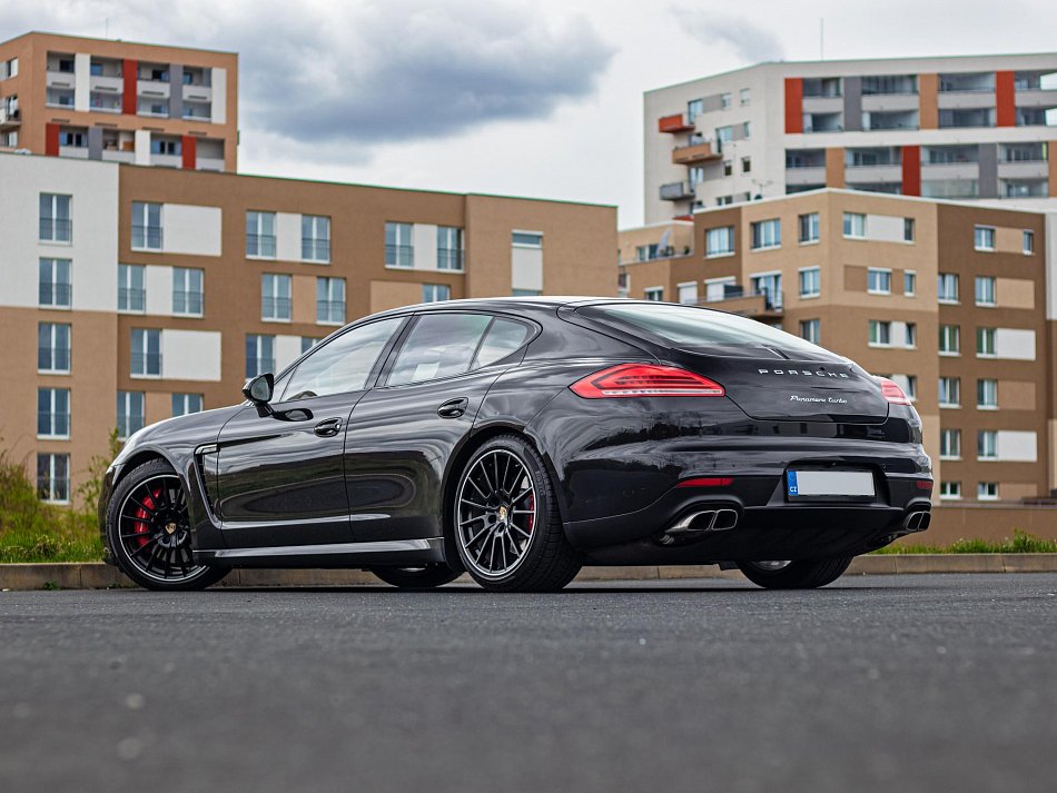 Porsche Panamera 4.8  Turbo