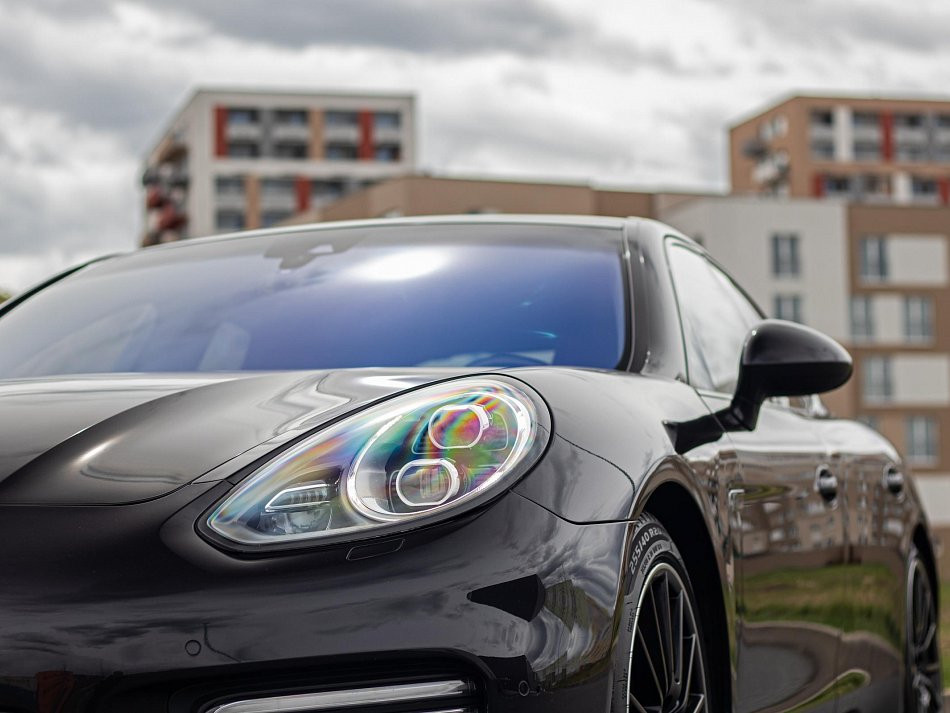 Porsche Panamera 4.8  Turbo