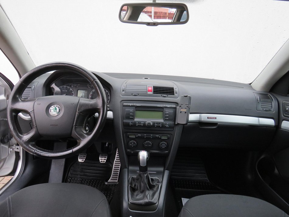 Škoda Octavia II 2.0 TDi Scout 4x4