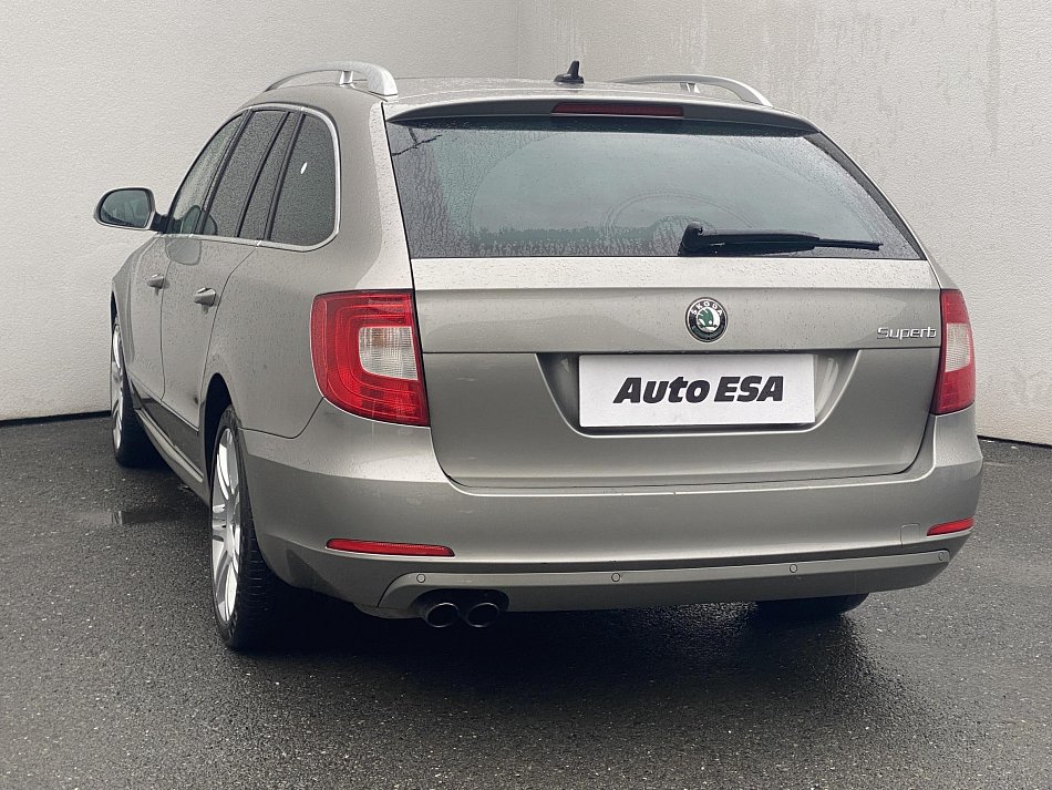 Škoda Superb II 2.0  TDi Elegance