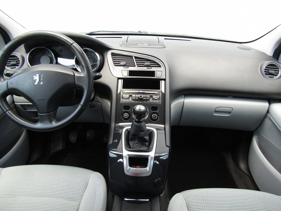 Peugeot 5008 2.0 HDi 