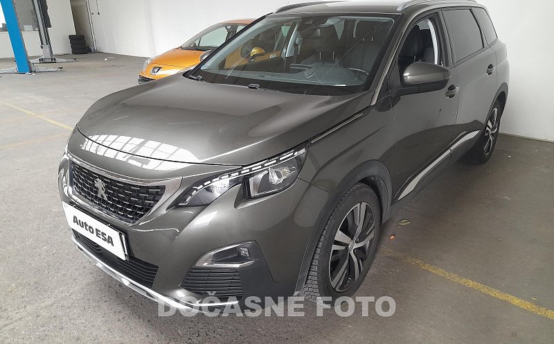 Peugeot 5008 1.2PT 