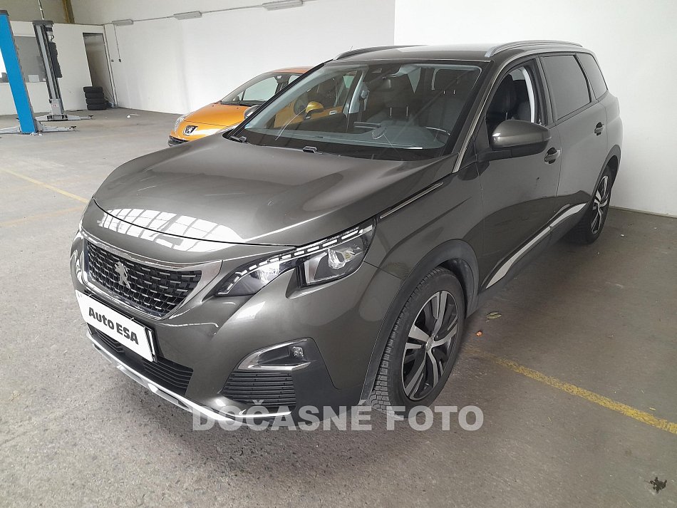 Peugeot 5008 1.2PT 