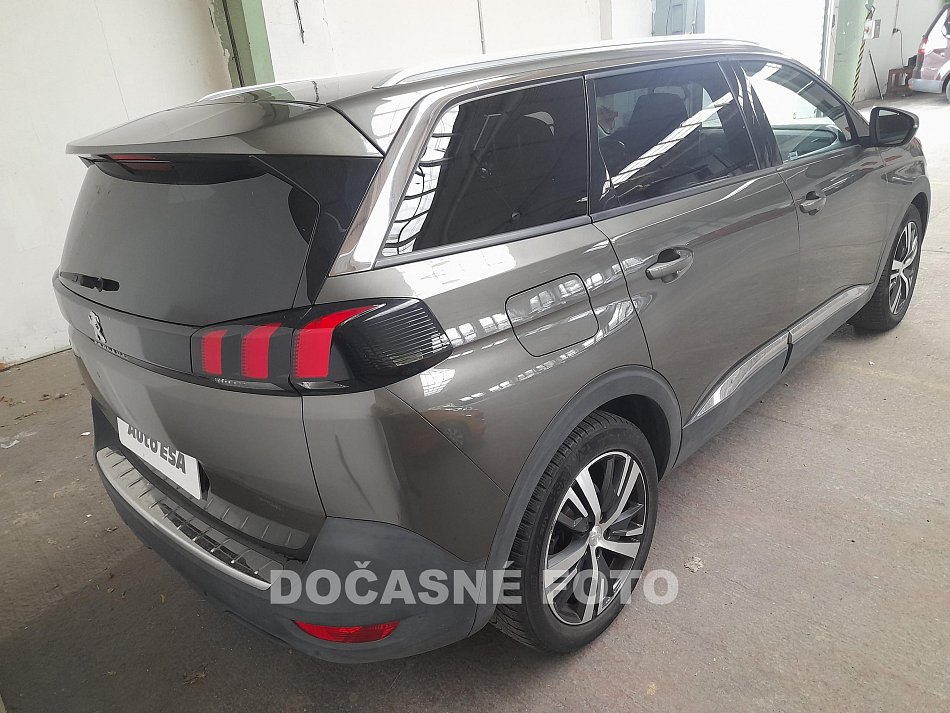 Peugeot 5008 1.2PT 