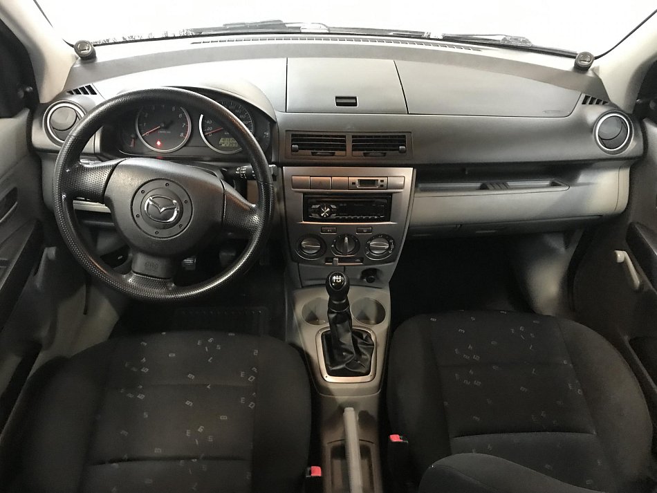 Mazda 2 1.2i 