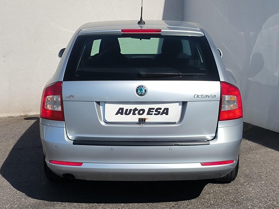 Škoda Octavia II 1.6 MPi Ambiente