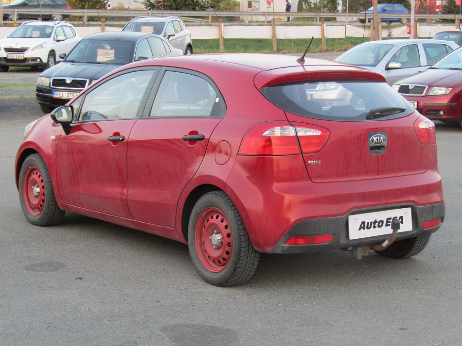 Kia Rio 1.3i 