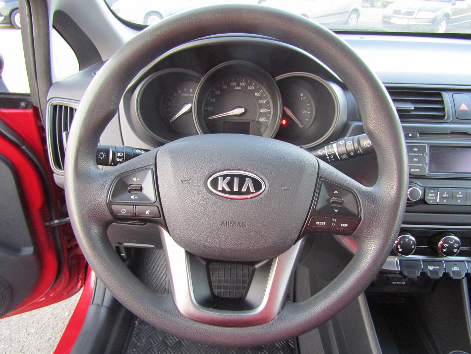 Kia Rio 1.3i 