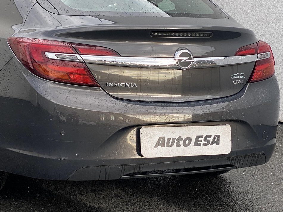 Opel Insignia 2.0 CDTi 