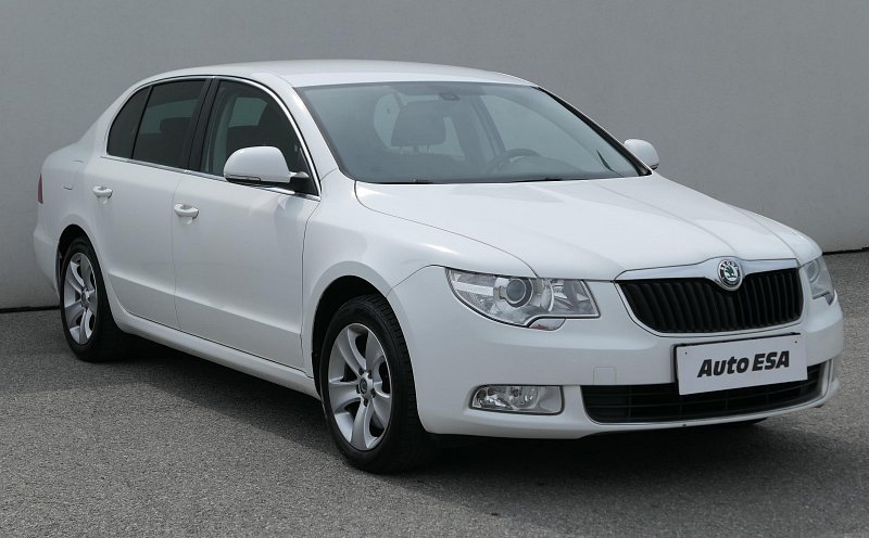 Škoda Superb II 2.0TDi Ambiente