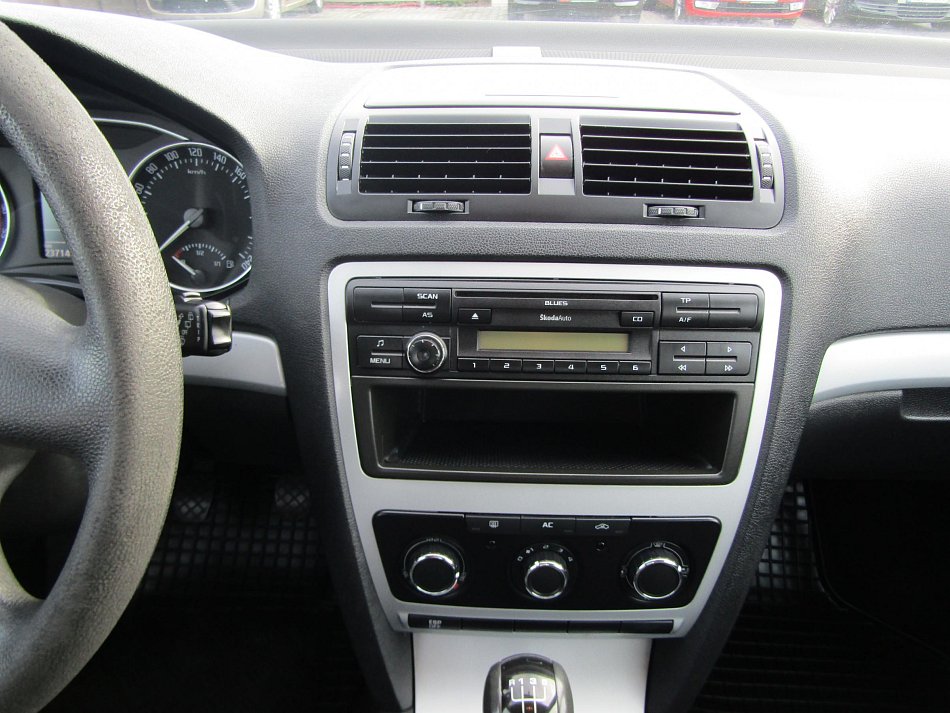 Škoda Octavia II 1.6TDI Ambiente