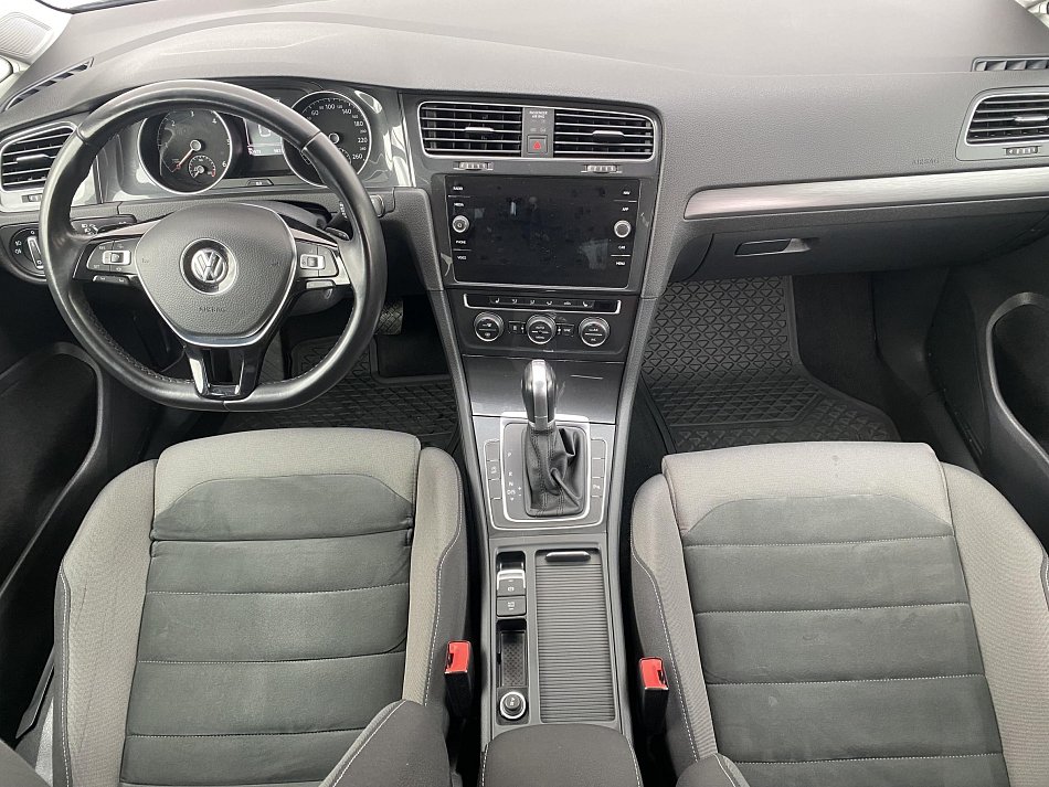 Volkswagen Golf 1.6 TDi 