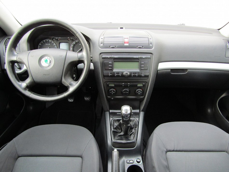 Škoda Octavia II 1.6 i Ambiente