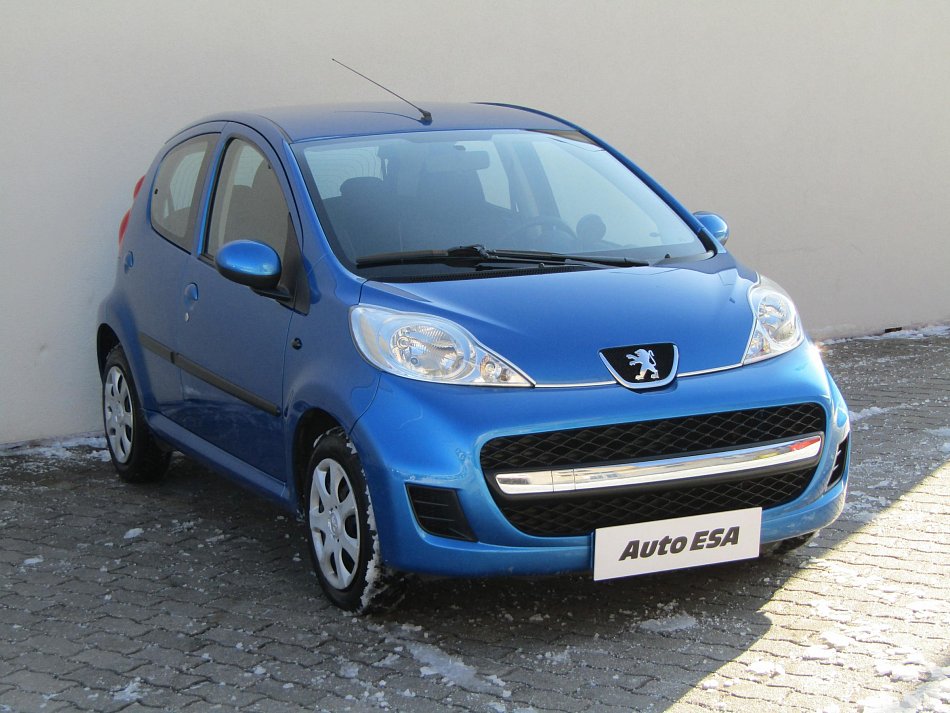 Peugeot 107 1.0 i petrol