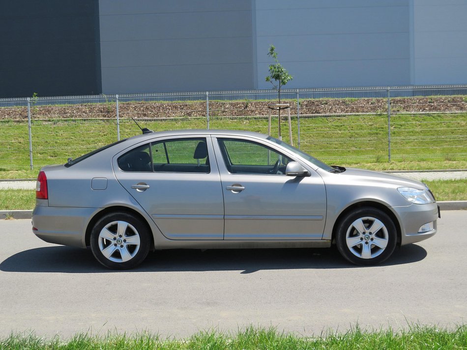 Škoda Octavia II 1.6 TDi Elegance