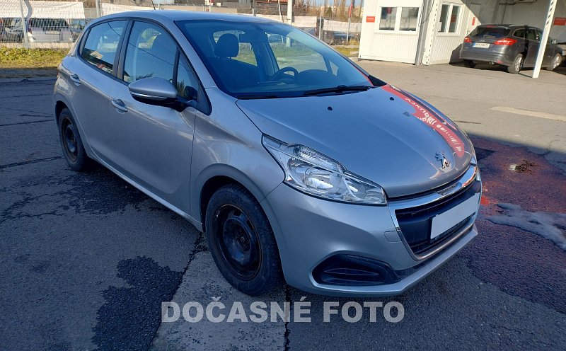 Peugeot 208 1.0i 