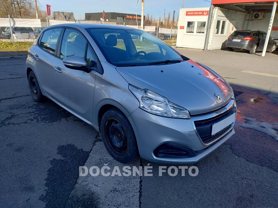 Peugeot 208 1.0i 