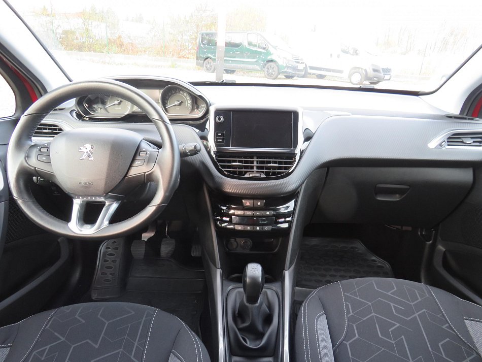 Peugeot 2008 1.2 VTi 